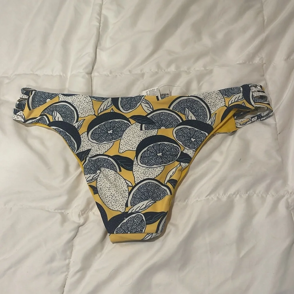 Lot of 3 Bikini Bottoms*Mix & Match New with Tags*Womens size Large - Picture 3 of 7